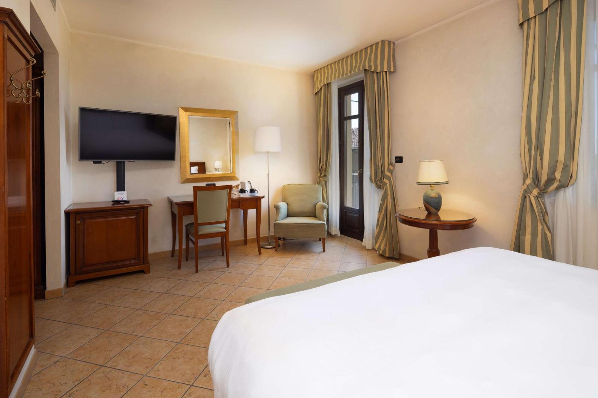 Best Western Plus Hotel Le Rondini San Francesco al Campo Exterior foto